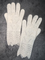 Ажурные пуховые перчатки с бисером (белые)