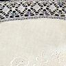 Скатерть круглая светло-кремовая со светлым кружевом и кружевной вышивкой арт. 5с-616а, d-90